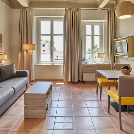 Bleues Le Mediterranee Apartmanhotel Saint-Raphaël